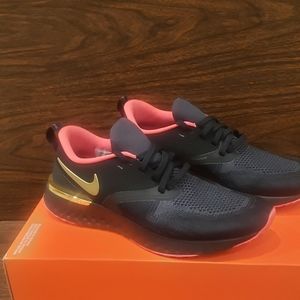 Nike ID odyssey flyknit react
